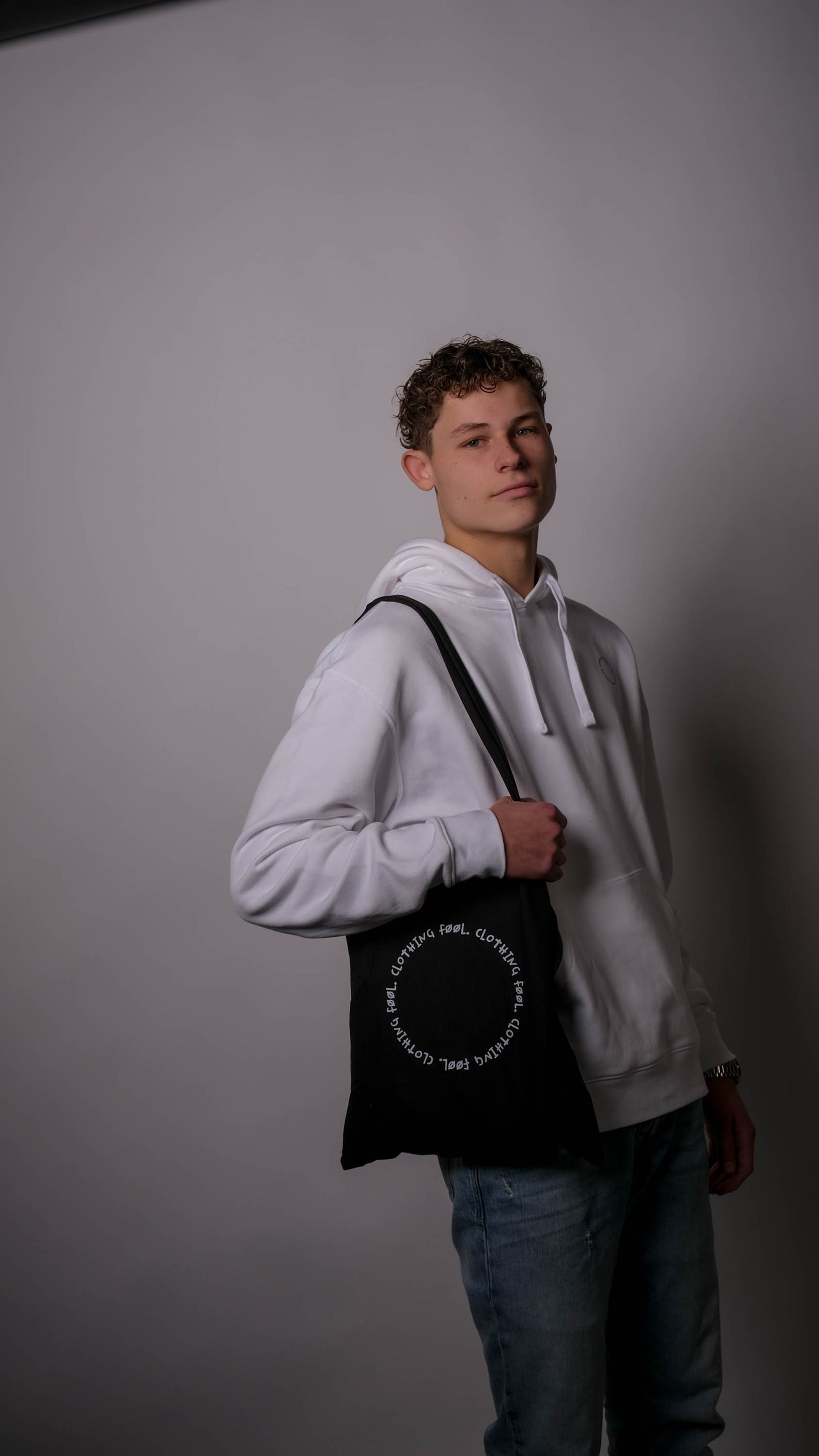 FØØL Shopper White Circle - Zwart
