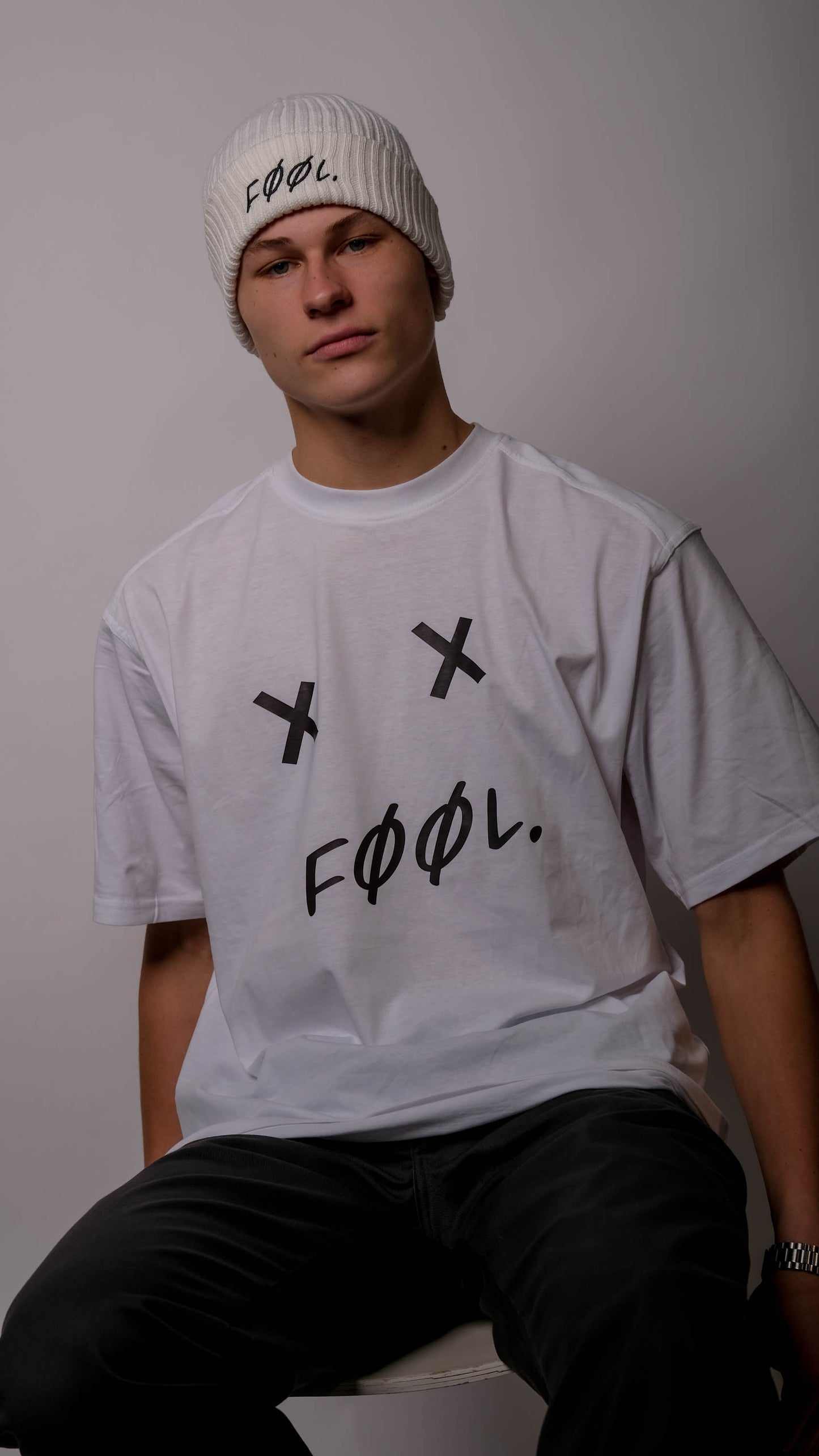 FØØL abstract bear design T-shirt - Wit
