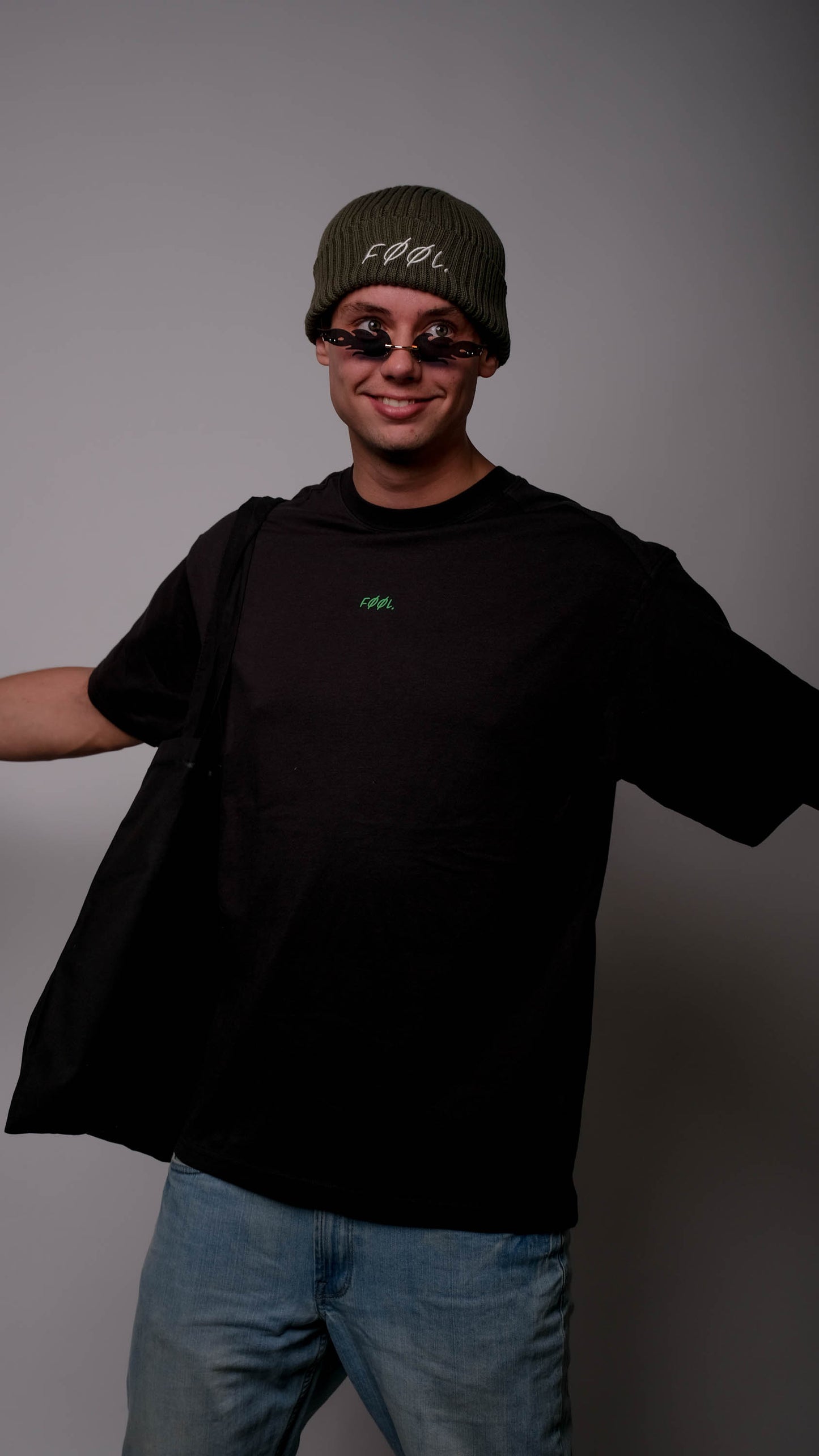 FØØL green circle T-shirt - Zwart