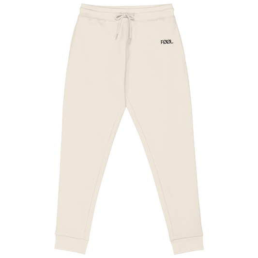 Voorkant ivory jogger met zwart 'FØØL' logo